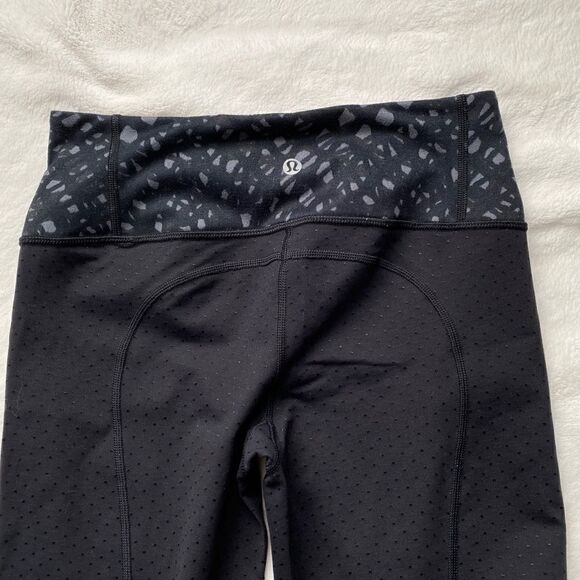 Lululemon Gather & Crow Crop II - Picture 10 of 15